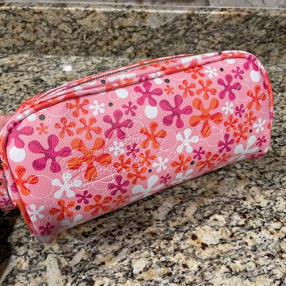 New Truly Beauty x Spongebob cosmetics case